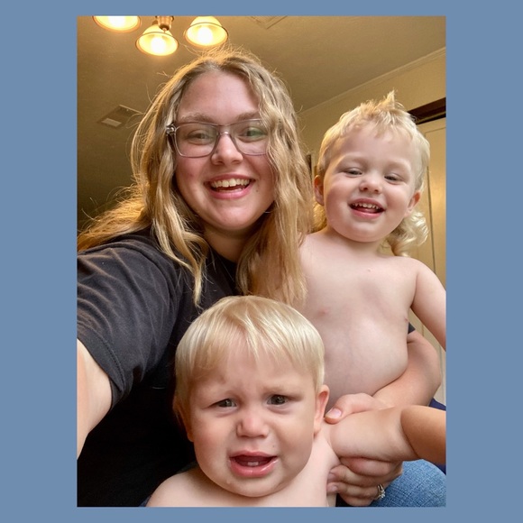 Meet your Posher, Emma - Picture 1 of 3